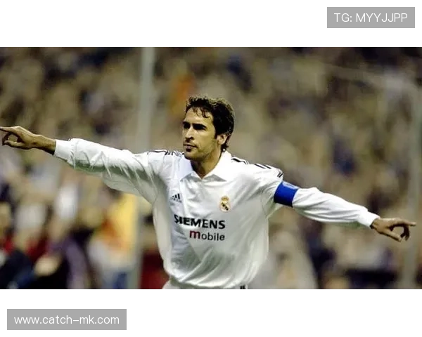 克鲁伊夫巅峰之战：关键比赛中的传奇表现震撼足坛